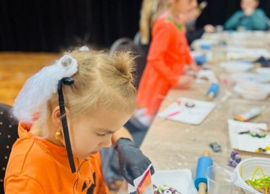 Grafika 16: Halloweenowe warsztaty cukiernicze