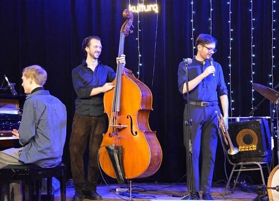 Grafika 4: Koncert zespołu PESH - relacja zdjęciowa