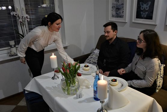 Grafika #10: Odwiedziny u Alicji i Oskara - laureatów konkursu walentynkowego Miłość niejedno ma imię