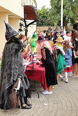 Grafika #3: Parada Czarownic 2019