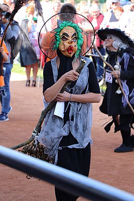 Grafika #146: Parada Czarownic 2019