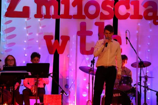 Grafika #13: Recital Z miłością w tle